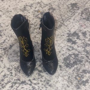 Disney’s Frozen Anna boots